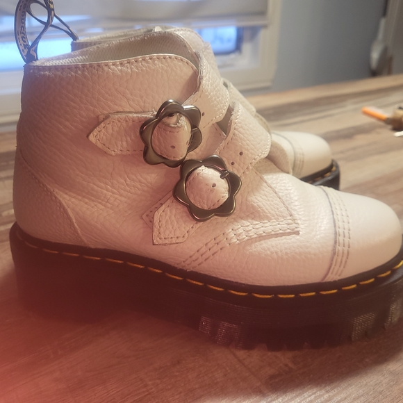 Women's White Leather Shoes - Picture 2 of 3